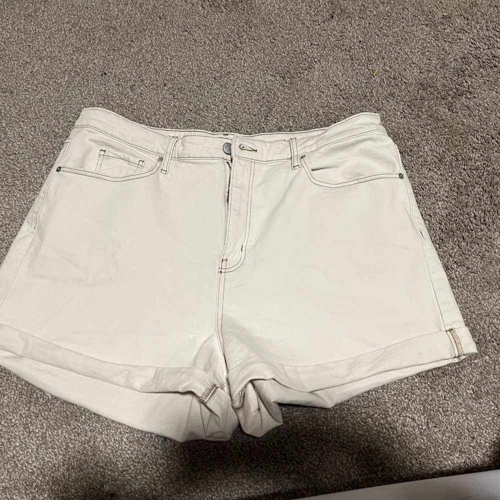 Plus sized Cream Colored Shorts